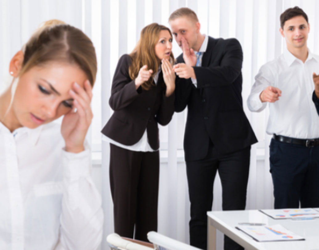 যাঁরা বিবাহিত এবং যাঁদের সন্তান রয়েছে তাঁরা এই ব্যাপারে অন্যদের থেকে একটু এগিয়ে। অর্থাৎ একটু বেশি সুবিধা নিয়ে থাকেন। কী রকম? এই ধরুন, কোনও দিন স্ত্রী বা স্বামীর শরীর খারাপ বলে বা ছেলেমেয়ের শরীরটা ভাল যাচ্ছে না বলে বেমালুম কাটিয়ে দিতে পারেন। অবিবাহিতরা আবার এই সুবিধা থেকে বঞ্চিত।