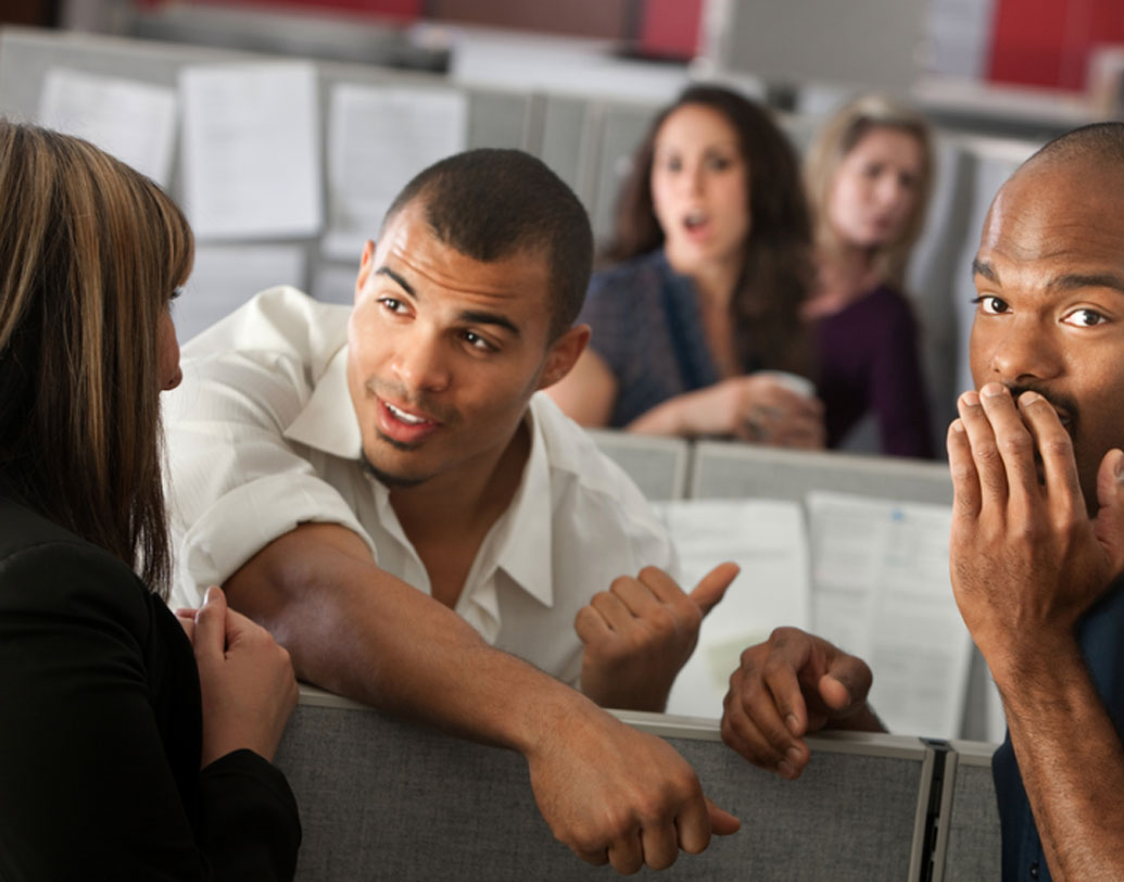 অফিসে প্রায়ই অনেককে বলতে শুনবেন যে, টাকার জন্য আমি এই কাজ করি না। বেশির ভাগ ক্ষেত্রেই দেখা যায়, যিনি বলছেন তিনি সম্পূর্ণ মিথ্যা বলছেন। এরকম বলার দু’টো কারণ হতে পারে। হয় তিনি দেখাতে চান অন্যদের চেয়ে কাজকে বেশি গুরুত্ব দেন। বা নিজের মাইনে নিয়ে অখুশি, তাই এটা বলে নিজেকেই সান্ত্বনা দেন।