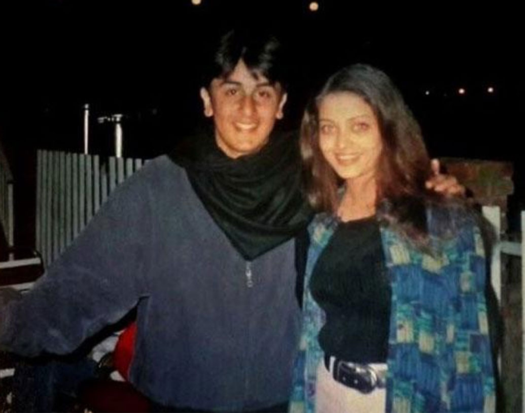 রণবীর কপূর ‘ব্ল্যাক’ এবং ‘আ আব লওট চলে’ ছবিতে সহকারী পরিচালকের কাজ করেন। তার পরে ক্যামেরার সামনে তাঁকে দেখা যায় ‘সাওয়ারিয়া’ ছবিতে।