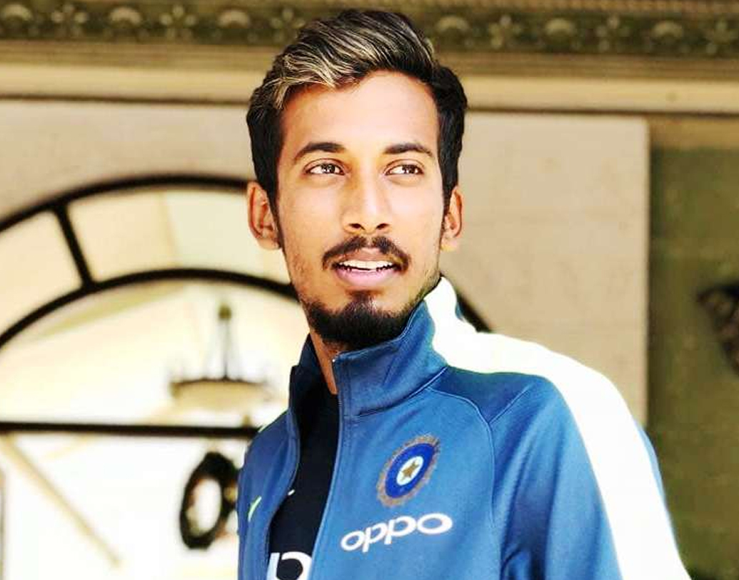 ২০১৮ সালের অনূর্ধ্ব-১৯ বিশ্বকাপে জাতীয় দলের হয়ে নজর কেড়েছিলেন বাংলার পেসার ইশান পোড়েল। চার ম্যাচে নিয়েছিলেন ছয় উইকেট। তার মধ্যে সেমিফাইনালে পাকিস্তানের বিরুদ্ধে ১৭ রান দিয়ে নেন চার উইকেট। ২০ বছর বয়সী এখনও আইপিএলে খেলেননি। এ বারের নিলামেও ২০ লক্ষ টাকার বেস প্রাইসে আনসোল্ড থাকেন তিনি।