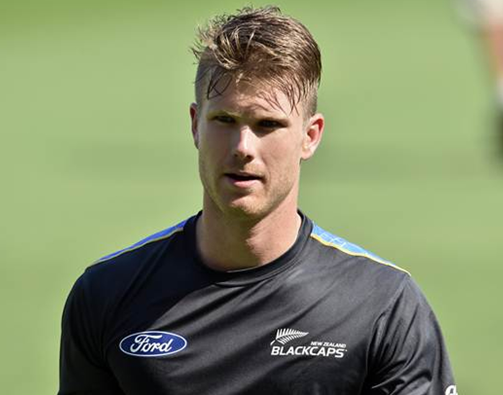 ৭৫ লক্ষ টাকার বেস প্রাইসে এ বারের নিলামে আনসোল্ড থেকে গিয়েছেন জেমস নিশাম। তিনি হলেন অলরাউন্ডার। ফলে কেকেআর দলে ভারসাম্য বাড়াতেই পারেন। হাতে স্লোয়ারের বৈচিত্র থাকায় ডেথ ওভারে কাজে আসতেও পারেন। এর আগে দিল্লি ডেয়ারডেভিলসের সঙ্গে কেকেআরেরও প্রতিনিধিত্ব করেছেন আইপিএলে।