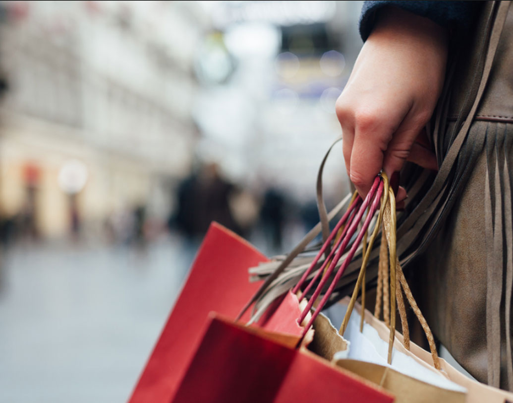 ছুটিকে কর্মচারীরা কী ভাবে কাজে লাগাচ্ছেন তা নিয়ে বিন্দুমাত্র মাথা ঘামাবে না কোম্পানি। অর্থাত্ ছুটি নিয়ে আপনি বেড়াতে গেলেন, না তিন মাসের কোনও কোর্স করলেন, নাকি পার্ট টাইম চাকরি করলেন, তা দেখতেও যাবে না সংস্থা।