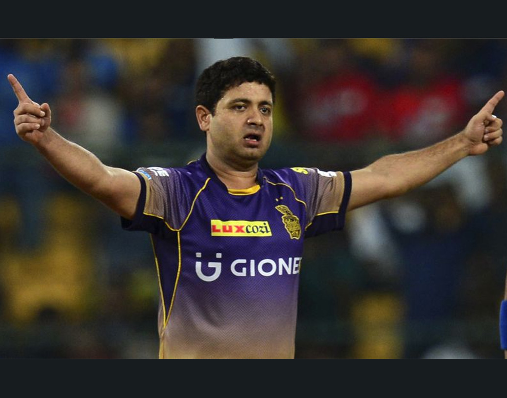 পীযূষ চাওলা: বেশ কয়েক মরসুম নাইটদের হয়ে খেলছেন। অন্যতম ভরসার ক্রিকেটার এই লেগস্পিনার।