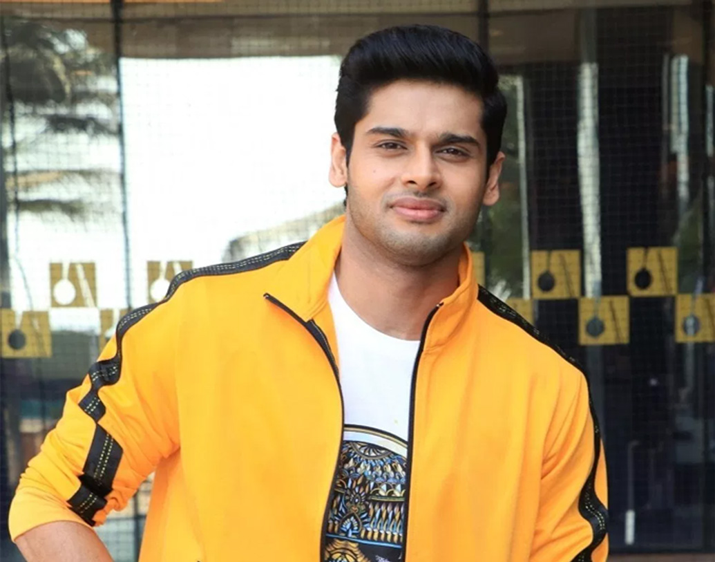 ম্যাকাও-তে আন্তর্জাতিক চলচ্চিত্র উৎসবে পুরস্কারও পেয়েছেন তিনি ছবিটির জন্য।