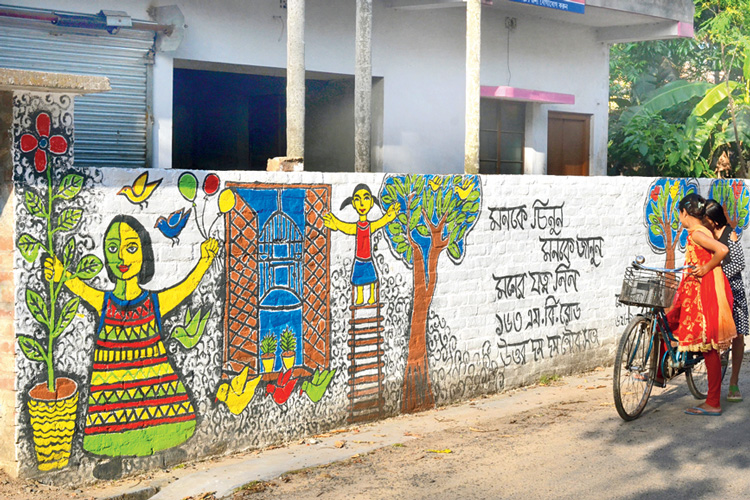 Through the help of wall writings voluntary organization spreads messages to take care of mind 