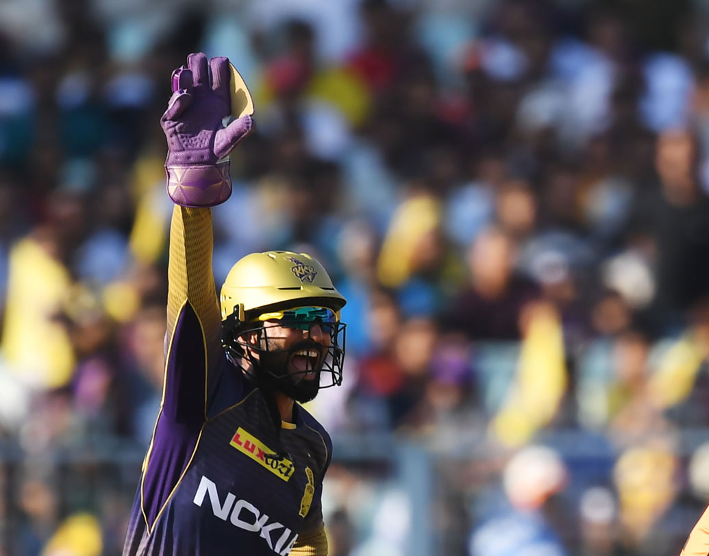 টসে জিতে বল করার সিদ্ধান্ত নেন অধিনায়ক দীনেশ কার্তিক। ২০০ রানের আগেই সানরাইজার্সদের বেঁধে ফেলাটাও একটা বড় কারণ তো বটেই জয়ের।