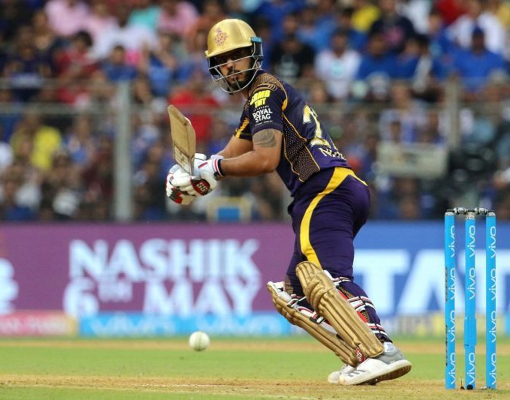 নারাইনের আঙুলে চোট লাগায় এ দিন ওপেন করতে পারেননি। তাঁর জায়গায় ওপেন করতে নামানো হয় নীতীশ রানাকে। সেই সিদ্ধান্তেও ভুল ছিল না। ৪৭ বলে ৬৮ রান করেন তিনি এদিন।