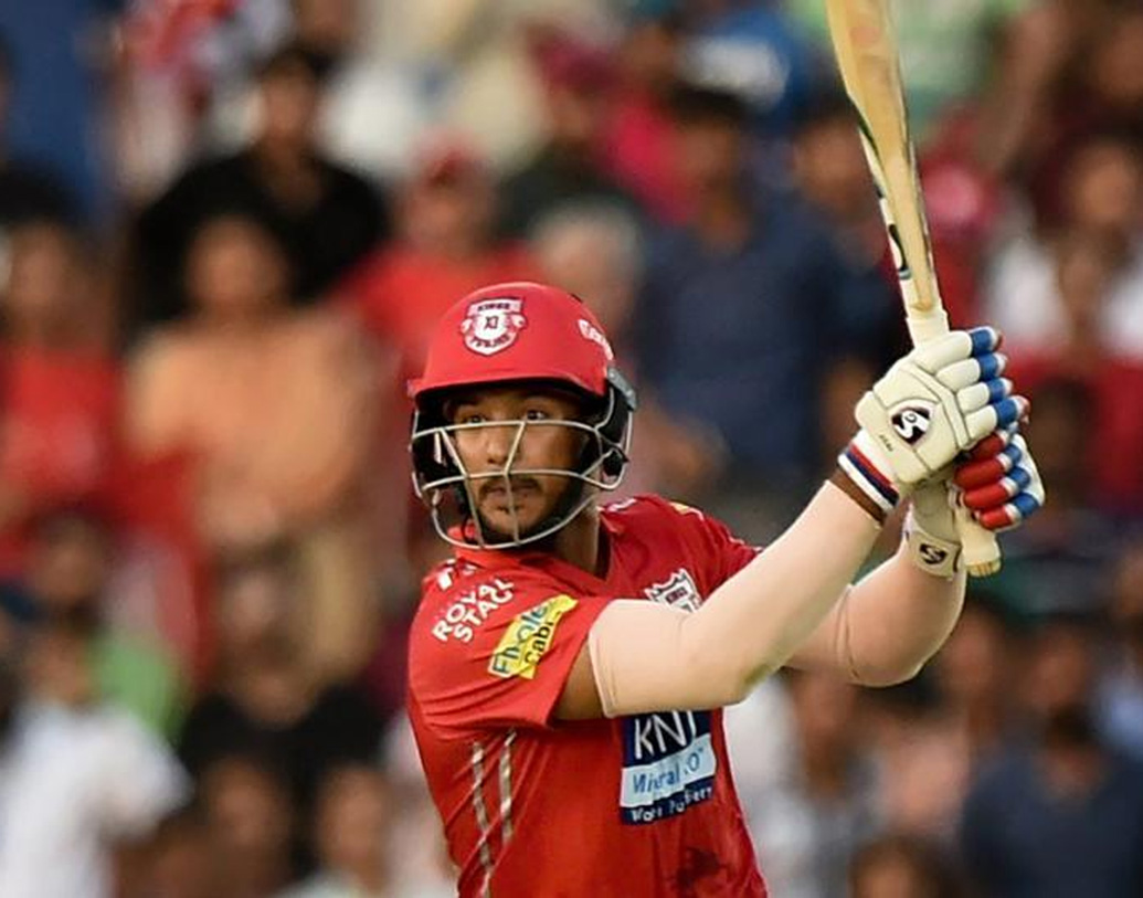 তিন নম্বরে নামার কথা ময়াঙ্ক আগরওয়ালের, কর্নাটকের ব্যাটসম্যান দারুণ ফর্মে রয়েছেন। বড় স্কোর গড়ার জন্য তিনি আদর্শ।