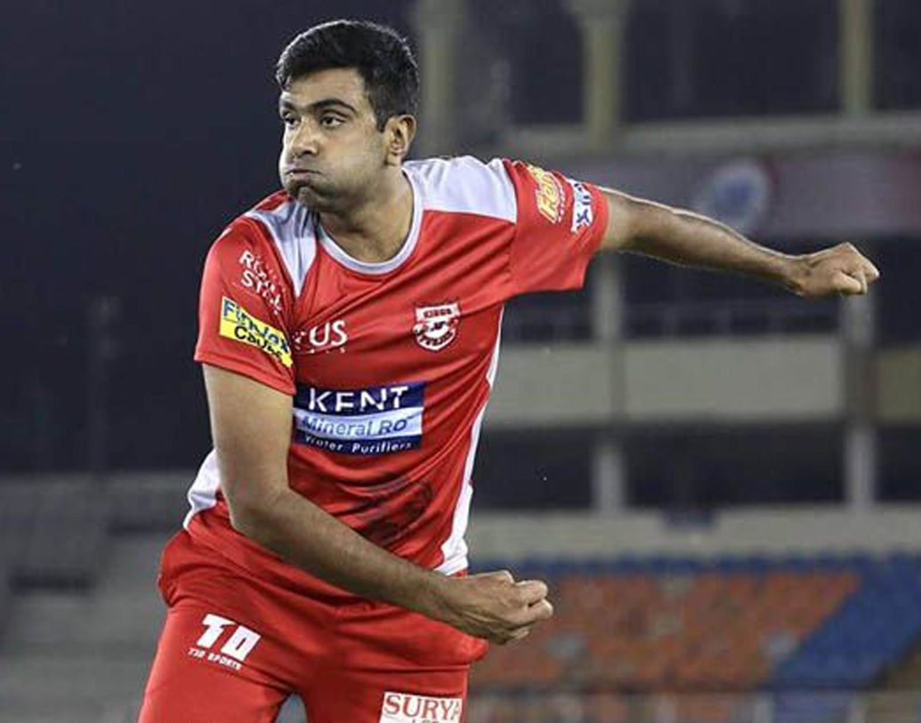 রবিচন্দ্রন অশ্বিন কিংস ইলেভেন পঞ্জাবের অধিনায়ক। স্ট্রোক কিংবা স্পিনের জাদু, দুইই অশ্বিনের রয়েছে। তাঁর নামার কথা সাত নম্বরে।