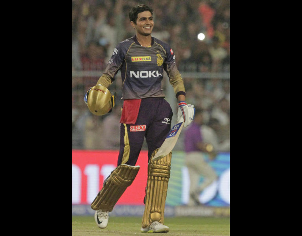 ১৯.৩ ওভারে কোনও রান হল না। ফের শুভমনের মুখোমুখি শাকিব।