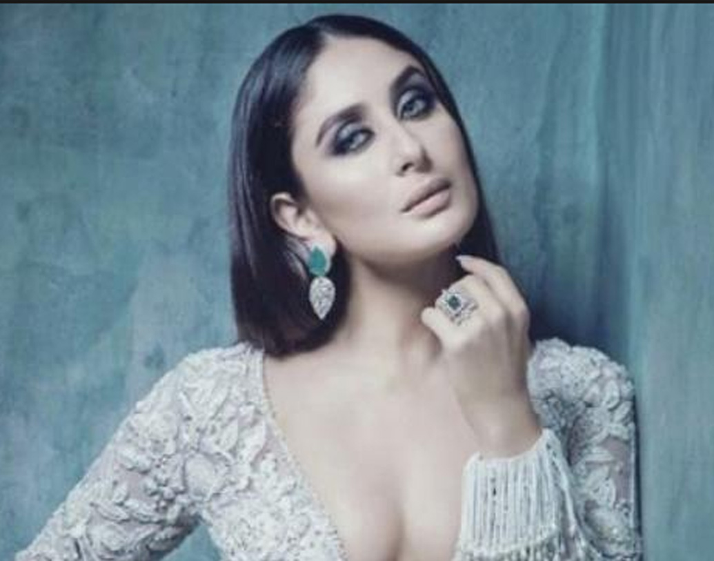 করিনা কপূর সকালে খান মুসলি। সঙ্গে থাকে বাদাম, মাঝেসাঝে পরোটা খান দই দিয়ে। দই রোজ খেতেই হবে তাঁকে, জানান বেবো।