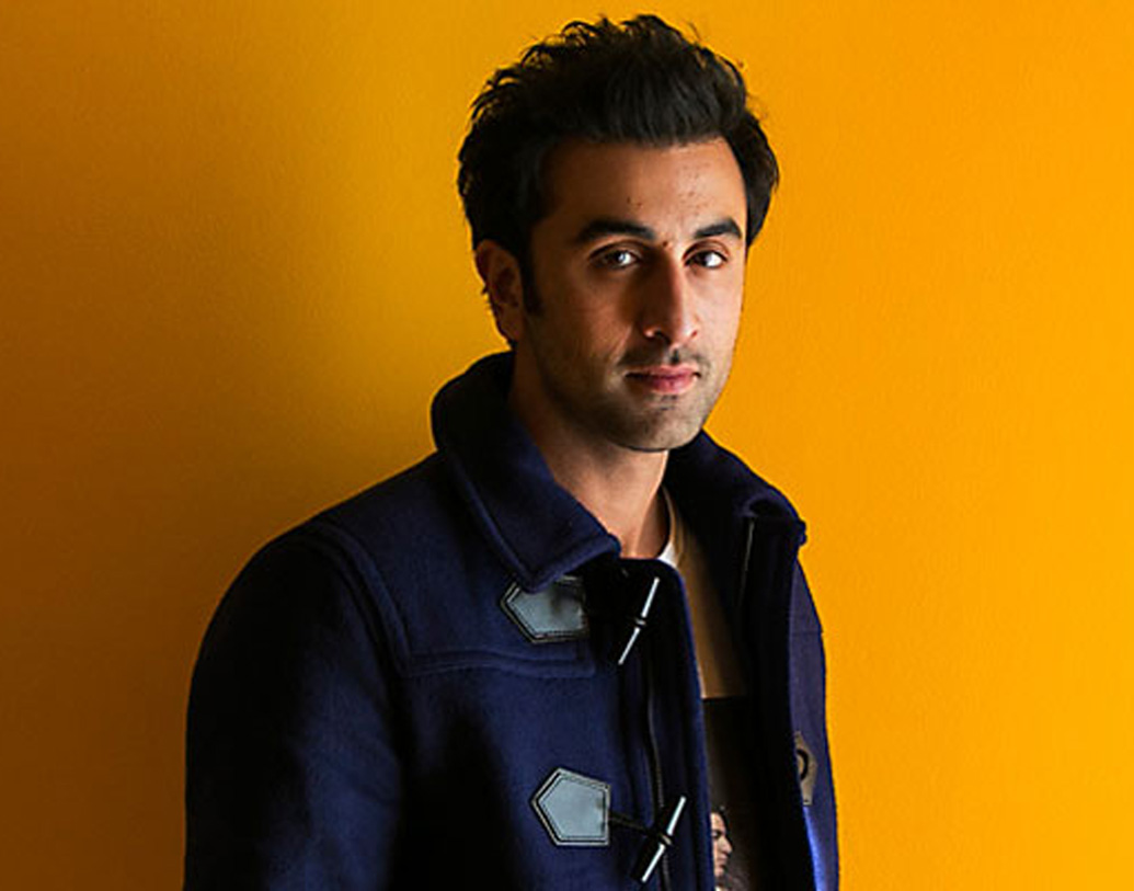 রণবীর কপূরের ব্রেকফাস্টে থাকে তিনটি ডিমের সাদা অংশ। এ ছাড়াও ব্রাউন ব্রেড, প্রোটিন শেক ও বেশ কিছু কাঠবাদামও খান রণবীর। জলখাবারের দেখভাল করেন মা নীতু কপূরই।