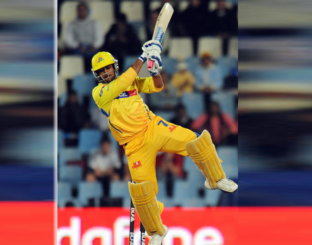 পাঁচ নম্বরে নামতে পারেন অধিনায়ক মহেন্দ্র সিংহ ধোনি। তাঁর অভিজ্ঞ নেতৃত্ব, চার জনের বদলে তিন জন বিদেশিকে নিয়ে মাঠে নেমে পড়া। এই সব মিলে ফের চ্যাম্পিয়ন হওয়ার দৌড়ে নেমে পড়েছে চেন্নাই।