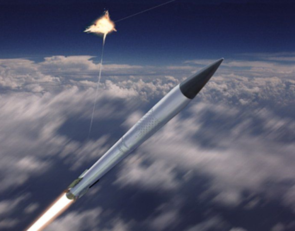 অ্যান্টি স্যাটেলাইট মিসাইলের সঙ্গে প্রয়োজনে পরমাণবিক অস্ত্রও যুক্ত করা যায়। পৃথিবী থেকে ৩১০০ নটিক্যাল মাইল (৫৭৪১ কিমি) পর্যন্ত এলাকাকে লো আর্থ অরবিট বলা হয়। সাধারণত সমস্ত দেশেরই মহাকাশে অবস্থিত সামরিক গবেষণা এবং কার্যকলাপ ওই এলাকার মধ্যেই সীমাবদ্ধ থাকে। ভারতের তৈরি অ্যান্টি স্যাটেলাইট মিসাইলও ওই লো আর্থ অরবিটেই সফল ভাবে কৃত্রিম উপগ্রহ ধ্বংস করেছে।