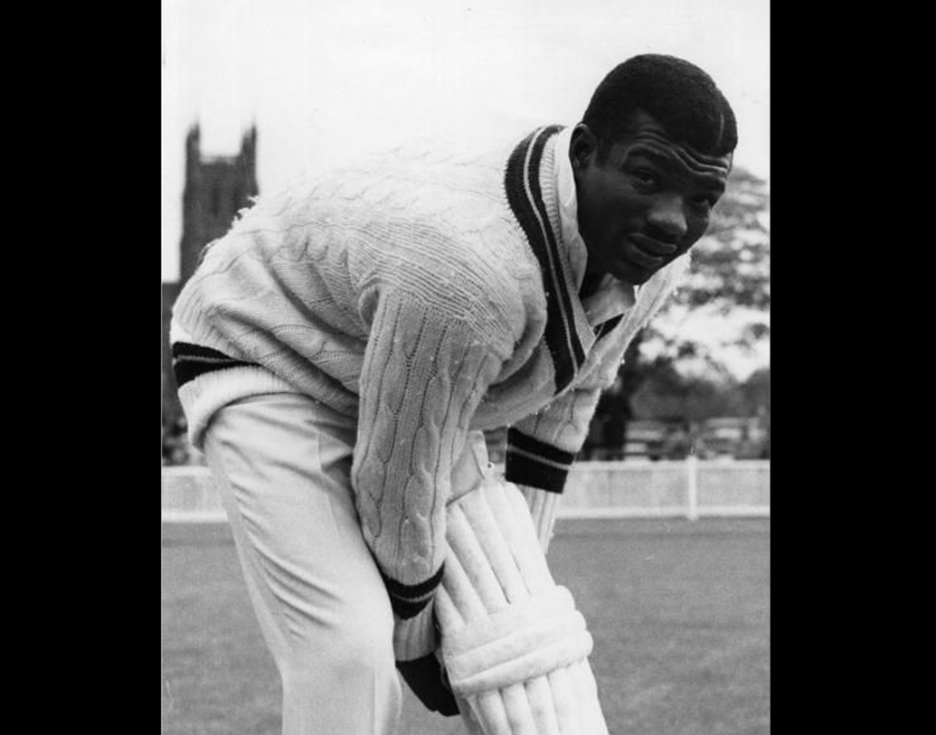 ১৯৬৯ সালে ওয়েস্ট ইন্ডিজ-অস্ট্রেলিয়া টেস্ট ম্যাচে চার্লি গ্রিফিথ আউট করেন ইয়ান রেডপ্যাথকে। স্যর গ্যারি সোবার্স, বাসিল বুচার, ডগ ওয়াল্টার্সরাও খেলছিলেন সেই সময়ে।