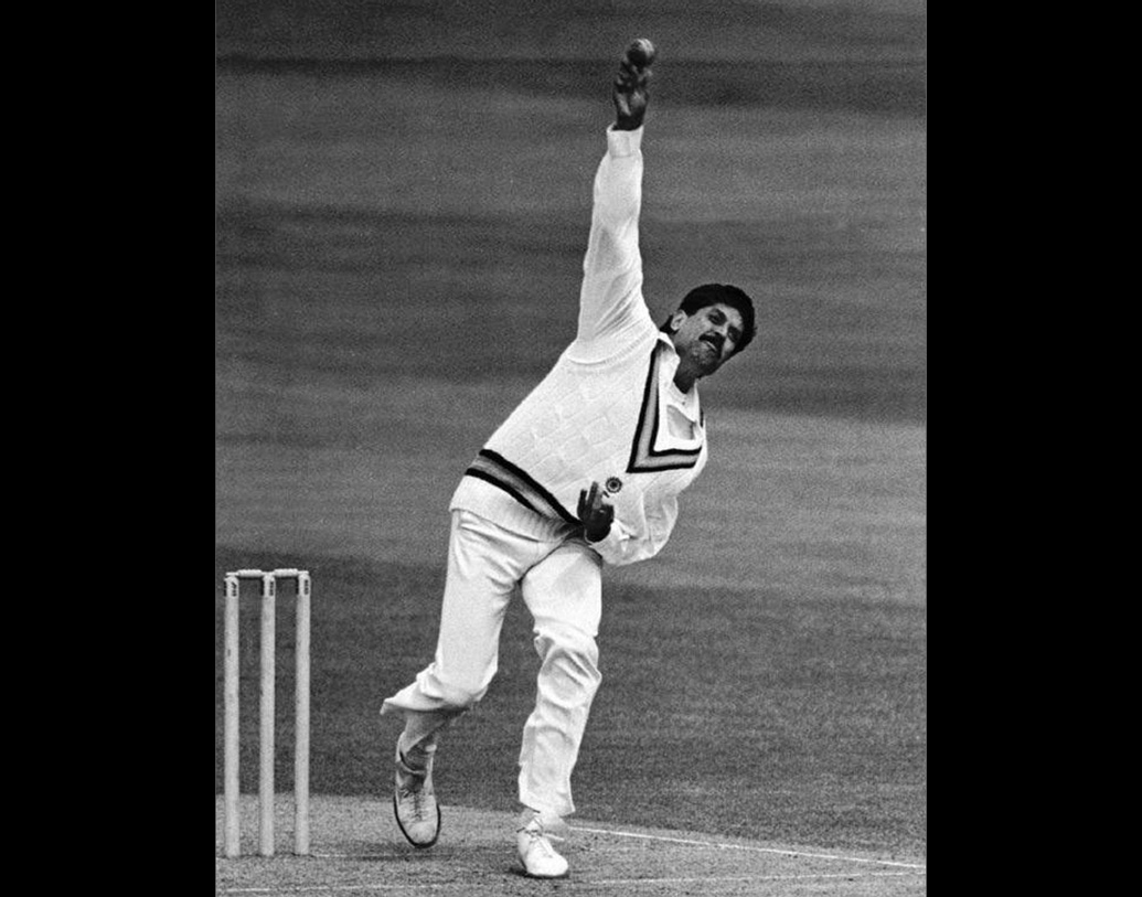 দক্ষিণ আফ্রিকার সাত ম্যাচের একদিনের সিরিজ। ১৯৯২ সালের ৯ ডিসেম্বর ছিল দ্বিতীয় ম্যাচ। ওই ম্যাচে কপিল দেব পিটার কার্স্টেনকে মাঁকড় আউট করেন।