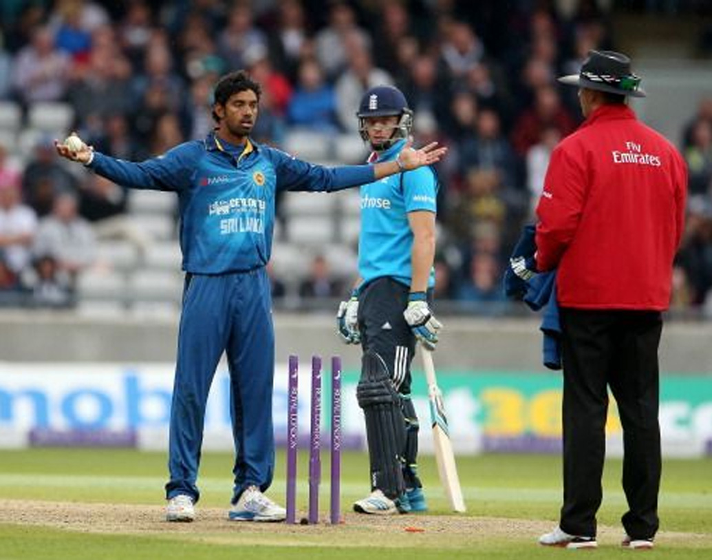 আইপিএলে প্রথম বার হলেও কেরিয়ারে প্রথম বার নয়। এর আগেও এই ভাবে আউট হয়েছেন জস বাটলার। ২০১৪ সালে ইংল্যান্ড-শ্রীলঙ্কা ম্যাচে বাটলারকে সচিত্র সেনানায়কে মাঁকড় আউট করেন। অধিনায়ক অ্যাঞ্জেলো ম্যাথিউস আবেদন প্রত্যাহার করেননি। থার্ড আম্পায়ারের সিদ্ধান্তে আউট হন বাটলার।