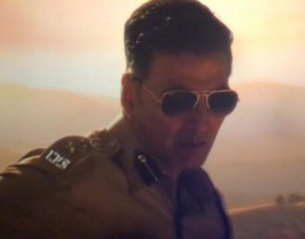 নয় বছর পর এক সঙ্গে কাজ করছেন রোহিত-অক্ষয়। তবে ছবিতে নায়িকার ভূমিকায় কাকে দেখা যাবে, তা নিয়ে তৈরি হয়েছে চর্চা।