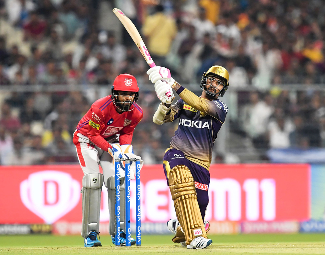 সুনীল নারাইন দ্বিতীয় ওভারেই বরুণ চক্রবর্তীর বলে তুলে নিয়েছিলেন ২৫ রান। তিনটি ছক্কা, একটি চার। ৯ বলে ২৪ রান করেন তিনি।