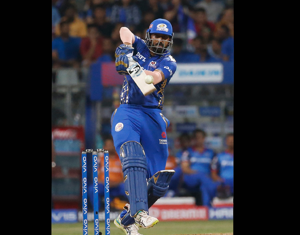 ক্রুণাল পাণ্ড্য ১৫ বলে ৩২ রান করেন গত ম্যাচে। বলটাও ভালই করেন তিনি। সাত নম্বরে খেলার কথা তাঁর।