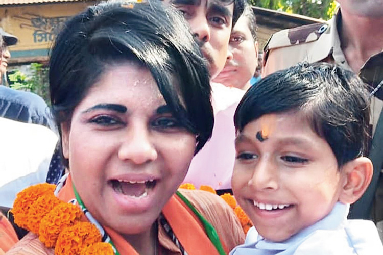 Lok Sabha Election 2019: Bharati Ghosh stunned after hearing Laal Selam