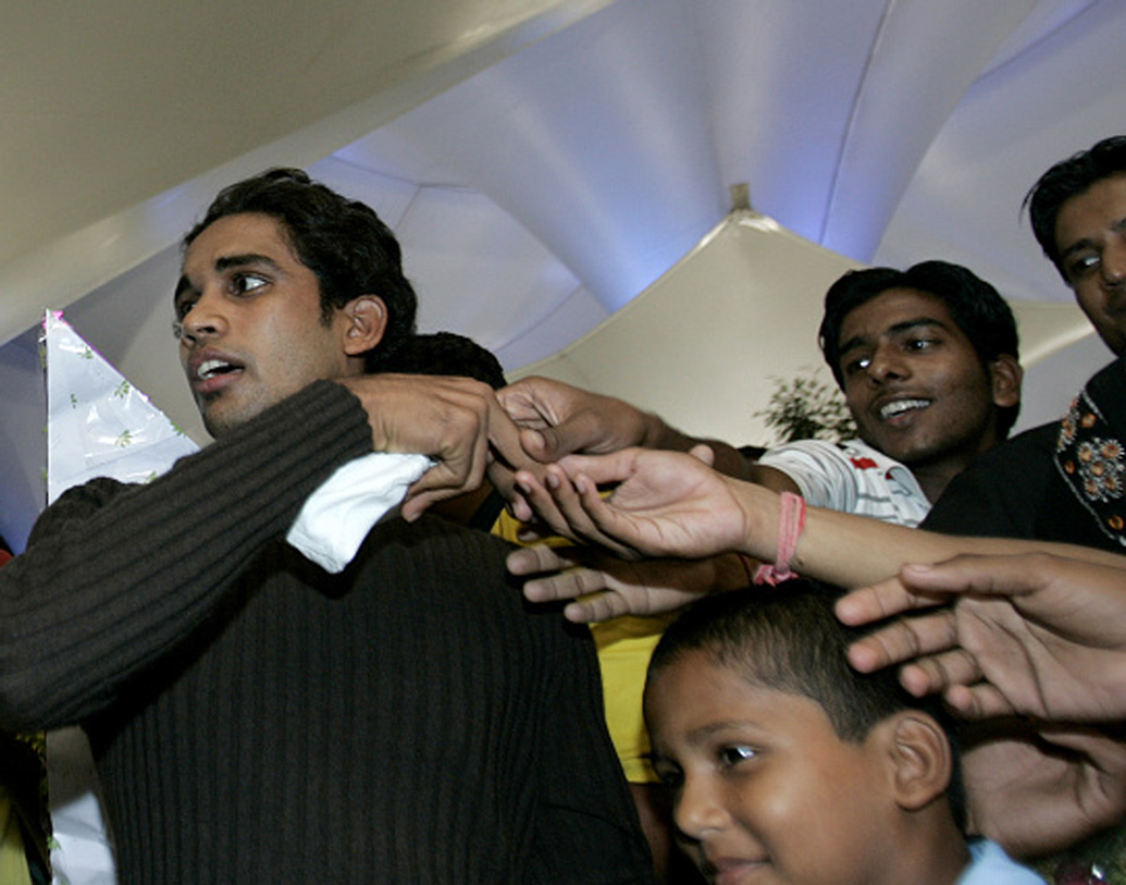 সেই সময় রাজস্থানের টিম ডিরেক্টর ড্যারেন বেরি স্কাউট ক্যাম্প থেকে আবিষ্কার করেছিলেন কামরানকে।