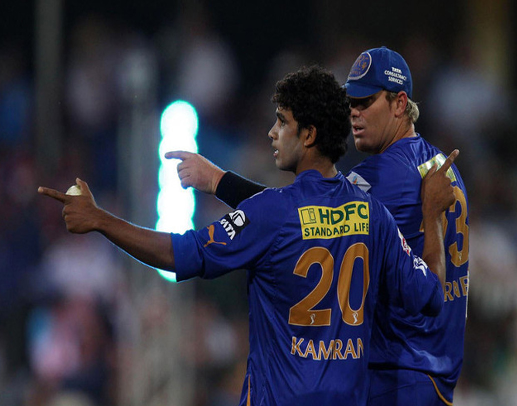 কামরান যদিও বলেছেন, তাঁর কাজ নিয়ে কেউ ঠাট্টা করলে তিনি আজকাল পাত্তা দেন না। এখনও তিনি সকাল ও সন্ধ্যায় ক্রিকেট অনুশীলন করেন। বাকি সময় খেতের কাজ করেন। খুব একটা কারও সঙ্গে মেশেনও না।