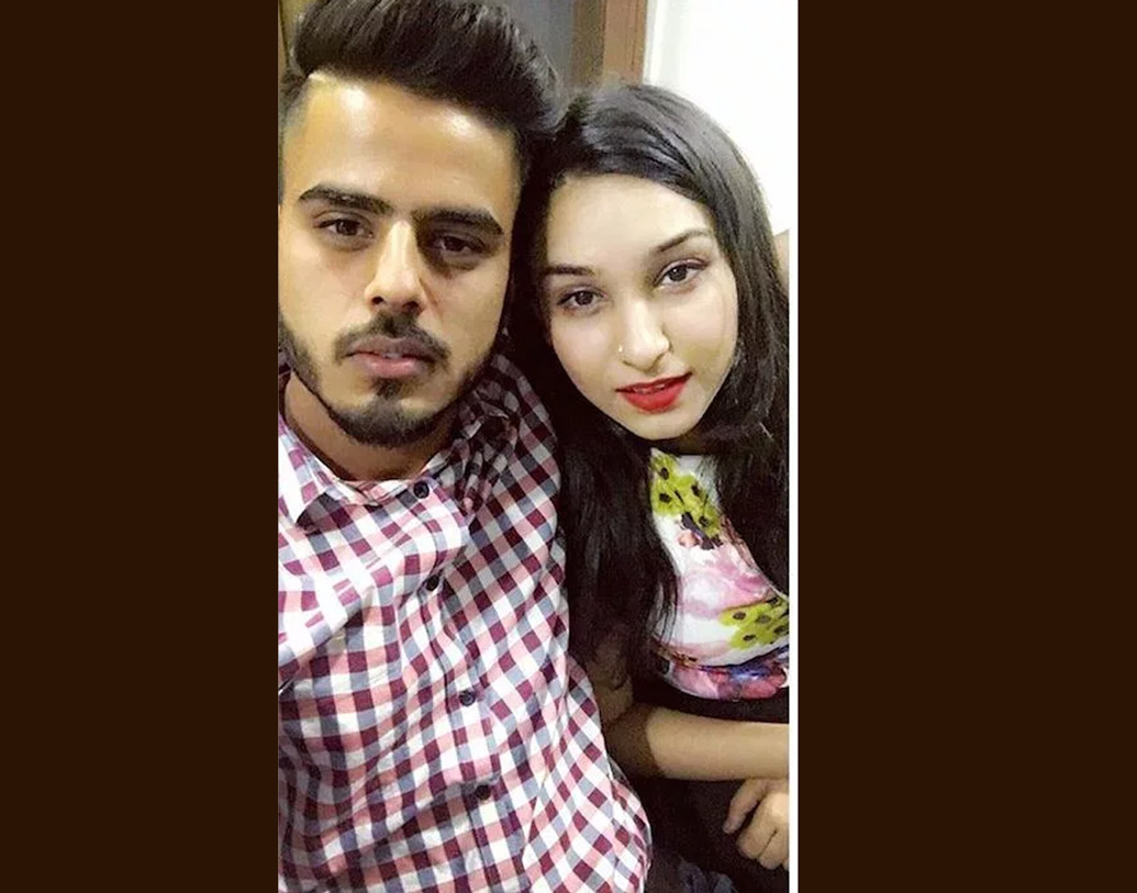 বাগদান পর্বের পর নীতীশ লিখেছিলেন, তিনি এক হাতেই বিশ্বজয় করতে পারেন, যদি তাঁর অন্য হাত সাচি ধরে থাকেন।