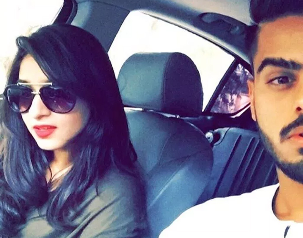 লং ড্রাইভেও দু’জনে যেতে খুব ভালবাসেন। সাচি এমনটাই জানিয়েছিলেন ইনস্টাগ্রামে।