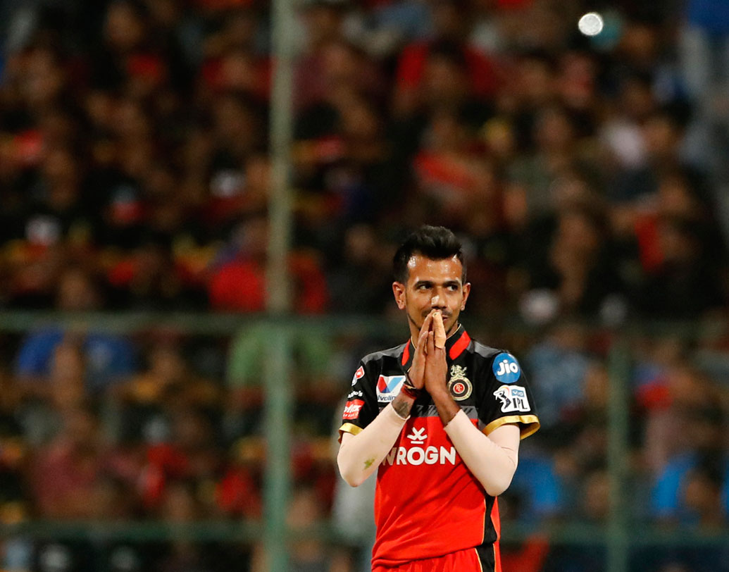 লেগস্পিনার যুজবেন্দ্র চহালের দাপট সামলে ১৮৭ রান তোলে মুম্বই। যুবরাজ, পোলার্ড-সহ চার উইকেট নেন চহাল।