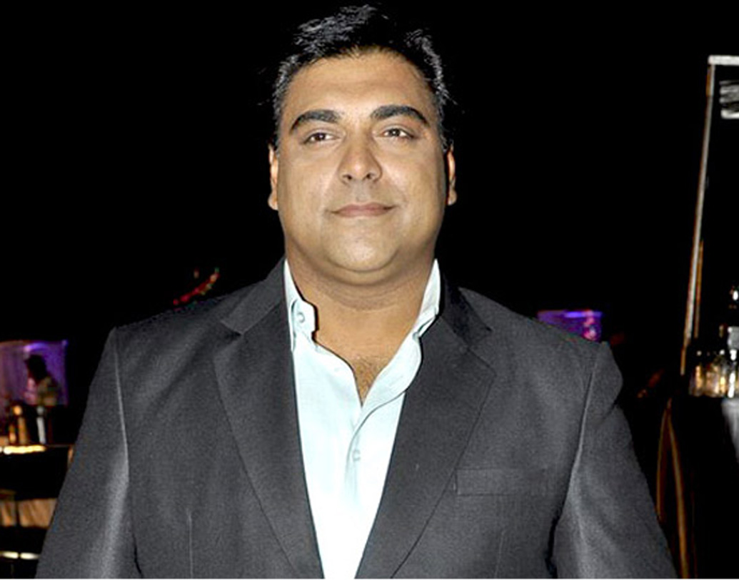 ‘বড়ে অচ্ছে লাগতে হ্যায়’ ধারাবাহিকের রাম কপূরের পারিশ্রমিক দৈনিক দেড় লক্ষ টাকার কাছাকাছি।