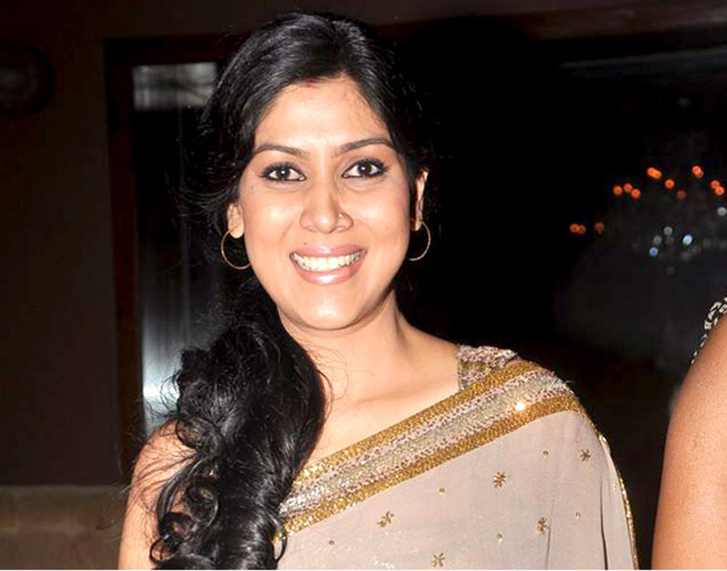 সাক্ষী তনোয়ারের পারিশ্রমিক দৈনিক এক থেকে দেড় লক্ষ টাকা। ‘কাহানি ঘর ঘর কি’ ধারাবাহিকের জন্য বিখ্যাত তিনি।