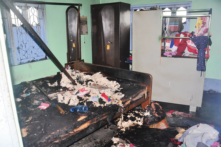 4 member of a single family burnt to ashes