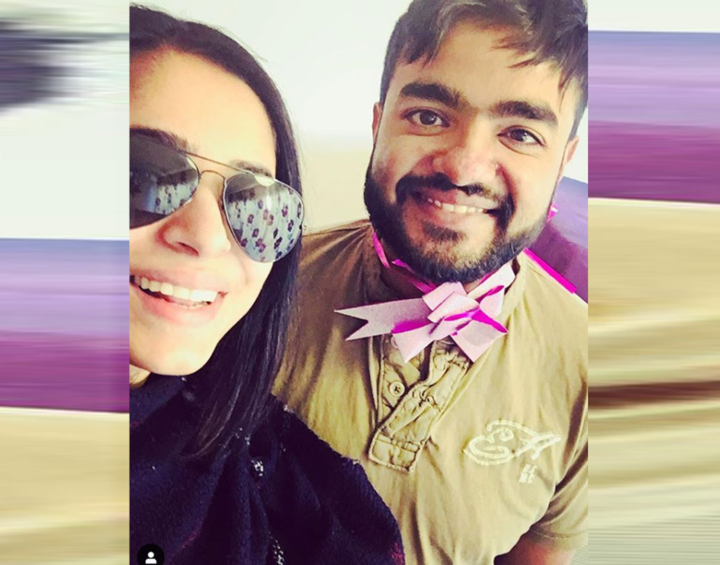 ঈশিতা নিজেও ইনস্টাগ্রামে ছবি পোস্ট করে লেখেন, তাঁদের জীবনের বিশেষ দিনের স্মৃতি।