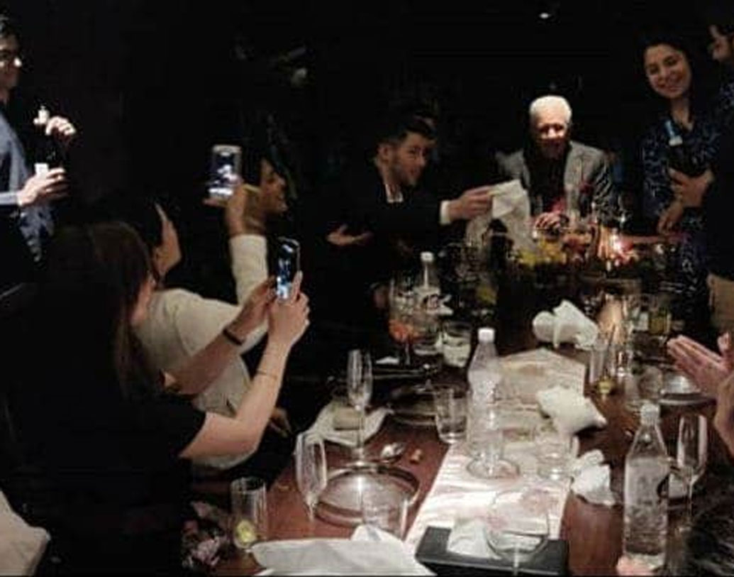 প্রিয়ঙ্কা লিখেছেন, ঈশিতা অত্যন্ত সুন্দরী। তাঁদের পরিবারে আরও এক জন নতুন সদস্য এল।