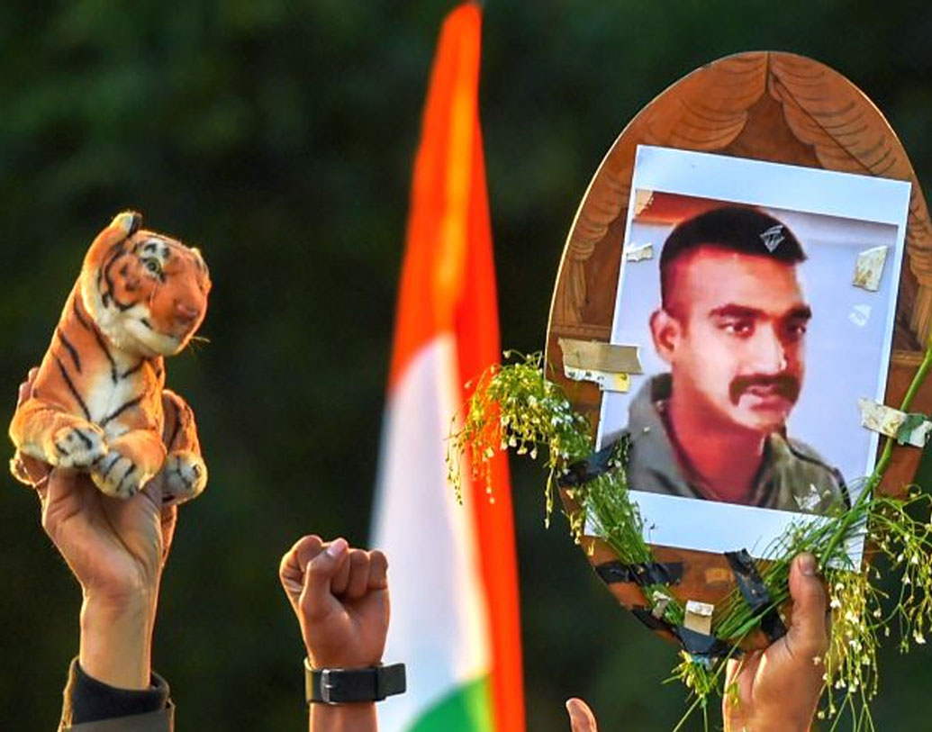 এর পর নিজের ইউনিটে ফিরে যুদ্ধবিমান চালানোর অনুমতি পাবেন অভিনন্দন। ফের দুঃসাহসী বীর উড়তে পারবেন আকাশে।