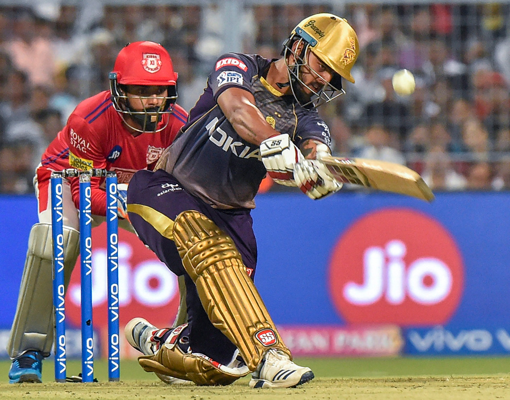 নীতীশ রাণা: গত আইপিএল থেকেই নজর কাড়ছেন। এ বার প্রথম দু’টি ম্যাচেই কেকেআরের জয়ের অন্যতম কাণ্ডারী তিনি। প্রথম দু’টি ম্যাচেই তাঁর দুটি অর্ধ শতরান দলকে মজবুত ভিতের উপর দাঁড় করিয়ে দিয়েছিল।