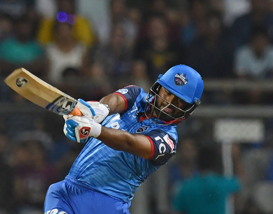 ঋষভ পন্থ: প্রথম থেকেই তাঁর উপর বিশেষ নজর ছিল। বিশ্বকাপে ভারতের প্রথম একাদশে তিনি ঢুকেও পড়তে পারেন। ব্যাট হাতে দিল্লি ক্যাপিটালসের এই উইকেটরক্ষক-ব্যাটসম্যানটিকে এখন আইপিএলের নতুন তারকা বলাই চলে।