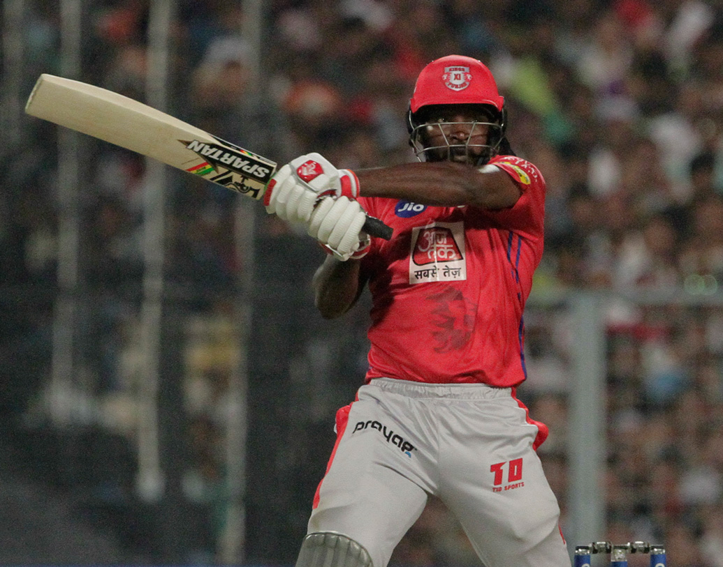 ক্রিস গেল: কোনও বিশেষণই ওয়েস্ট ইন্ডিজের এই ওপেনারটির সম্পর্কে যথেষ্ট নয়। এখনও পর্যন্ত দু’টি ম্যাচে ৯৯ রান করেছেন। যে কোনও মুহূর্তে অন্যদের ছাপিয়ে যাওয়ার ক্ষমতা রাখেন।