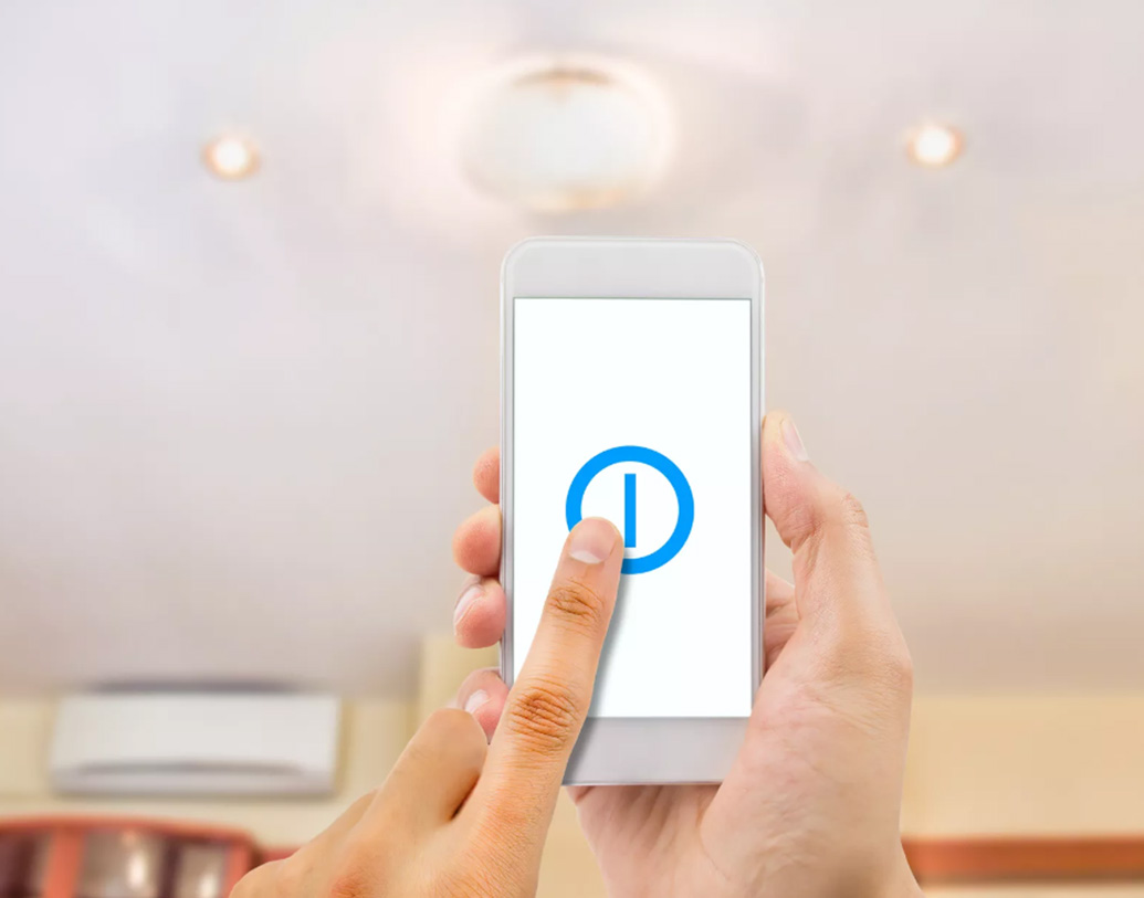 ফোন বন্ধ করার সময় কোনও সমস্যা হচ্ছে না তো? ফোন বন্ধ করার চেষ্টা করছেন, কিন্তু হচ্ছে না। বিষয়টি বেশ সন্দেহজনক। এরকম হলে সাবধান হন। আপনার ফোন হ্যাক হতে পারে।