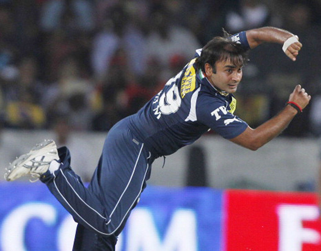 অমিত মিশ্র: বেশ কিছুদিন জাতীয় দলের বাইরে। নির্বাচকদের তেমন নজরেও নেই। আইপিএলে ভাল কিছু করলে ভবিষ্যতে ভাগ্য ঘুরতেও পারে এই লেগ স্পিনারের। শেষ ম্যাচেও দুটি উইকেট পেয়েছিলেন।