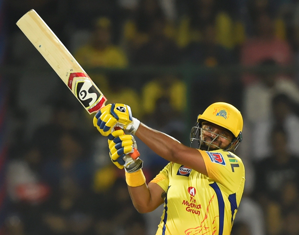 আইপিএলে ৫ হাজার রানের গণ্ডি পেরিয়ে যাওয়া প্রথম ক্রিকেটার সুরেশ রায়নার নামার কথা তিনে।