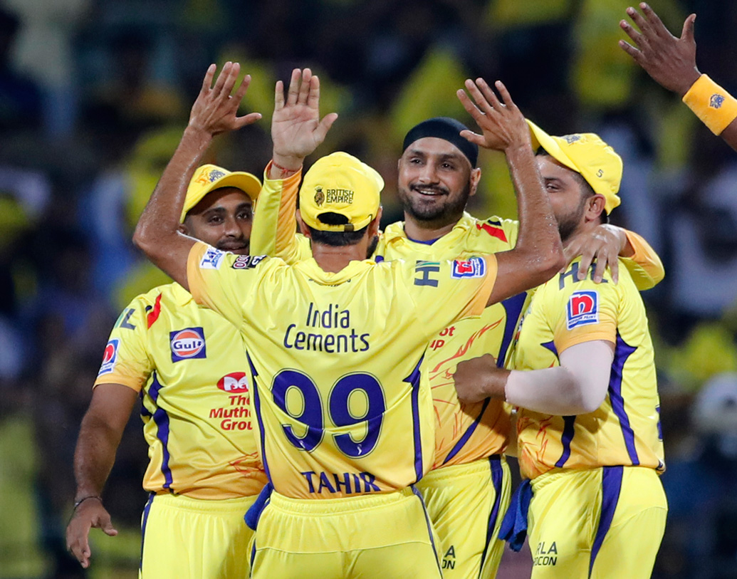 দশ নম্বরে নামতে পারেন হরভজন সিংহ। ভাজ্জি দুরন্ত খেলেছেন গত ম্যাচগুলিতে। তাঁর অভিজ্ঞতা দলের সম্পদ।