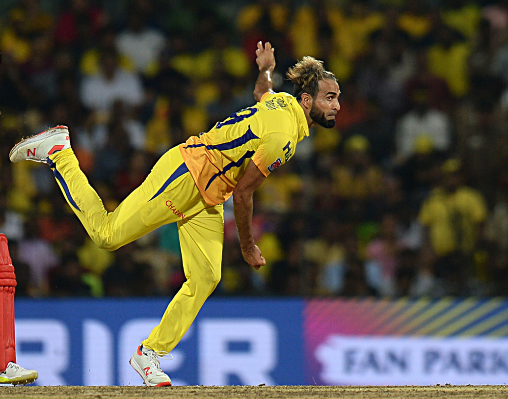 ১১ নম্বরে নামার কথা ইমরান তাহিরের। বিপক্ষের ব্যাটিং লাইন আপে ধস নামানোর জন্য তাঁর স্পিন যথেষ্ট।