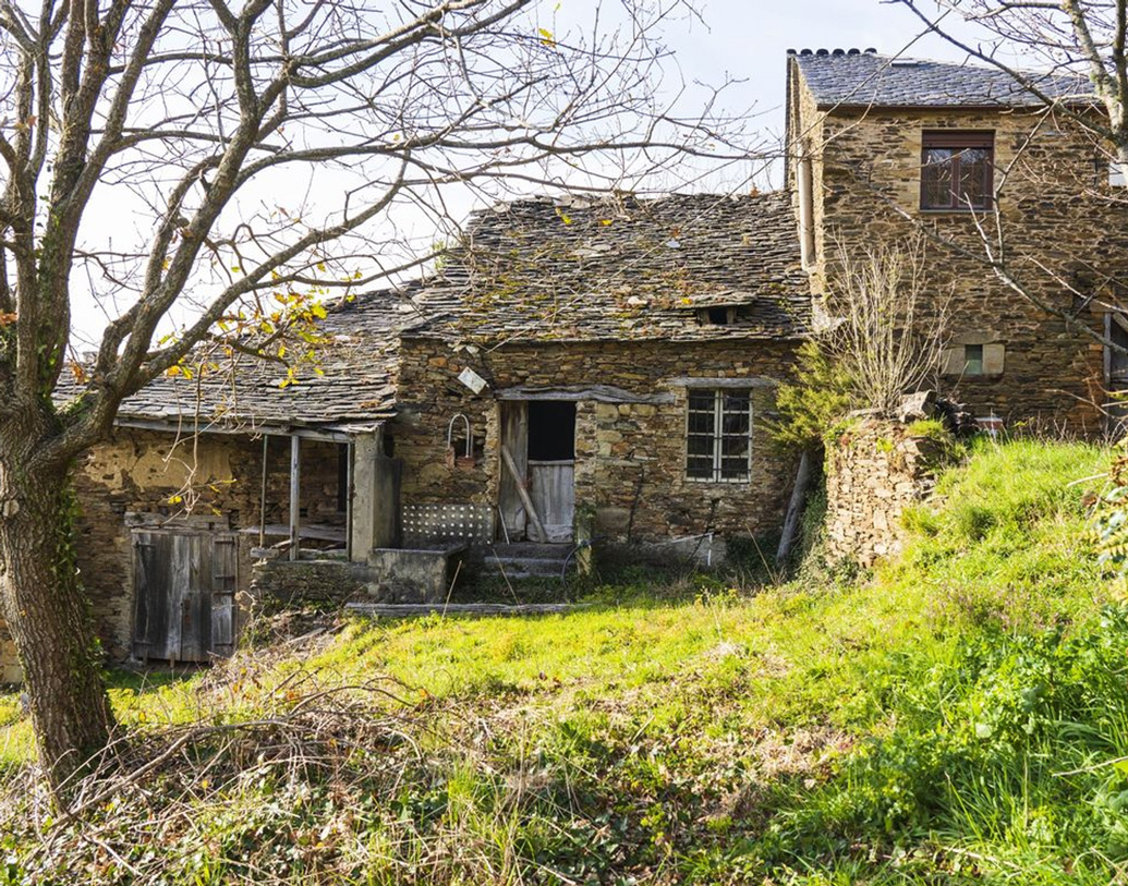 Abandoned ‘haunted villages’ for sale in Spain dgtl