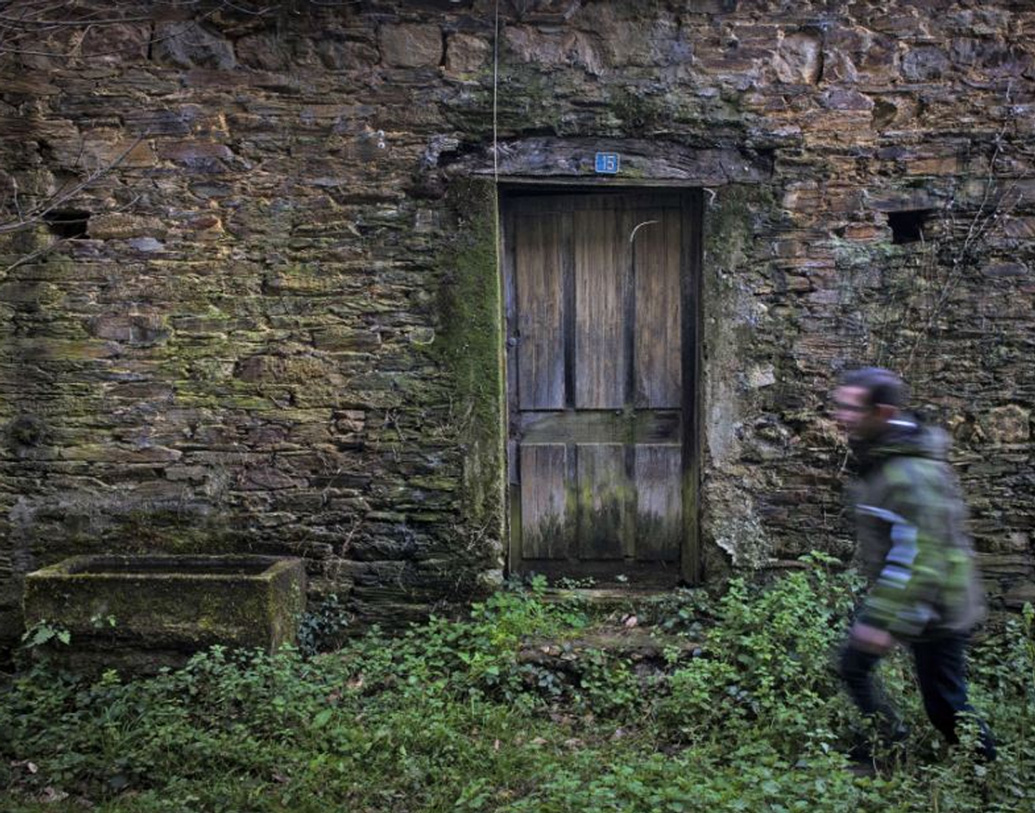 এস্টেট এজেন্সি এক্সপার্ট আলদেয়াস আবানদোনাদাস জানান, এমনই পরিত্যক্ত খান চল্লিশেক গ্রাম বিদেশিরা কিনে সেগুলিতে প্রাণ দিয়েছেন বলা যেতে পারে।