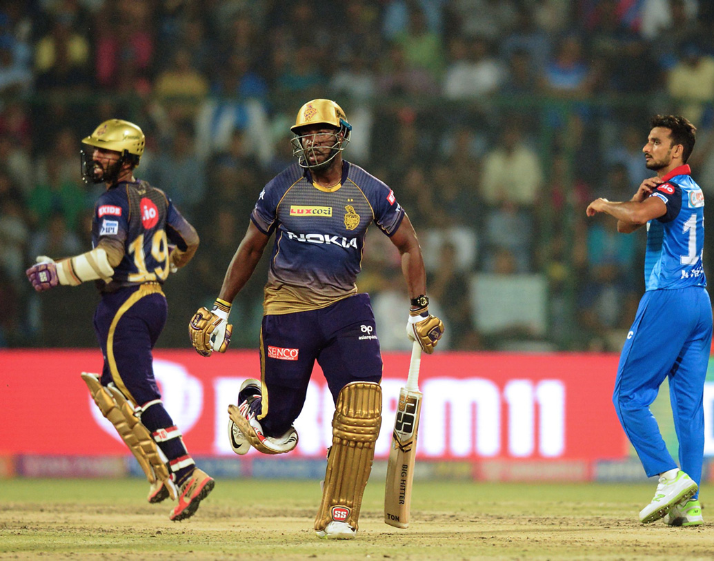 এ দিন কেকেআর পাওয়ার প্লে-তে করেছিল ৩৬-২। সেখানে দিল্লি পাওয়ার প্লে-তে তোলে ৪৫-১। 