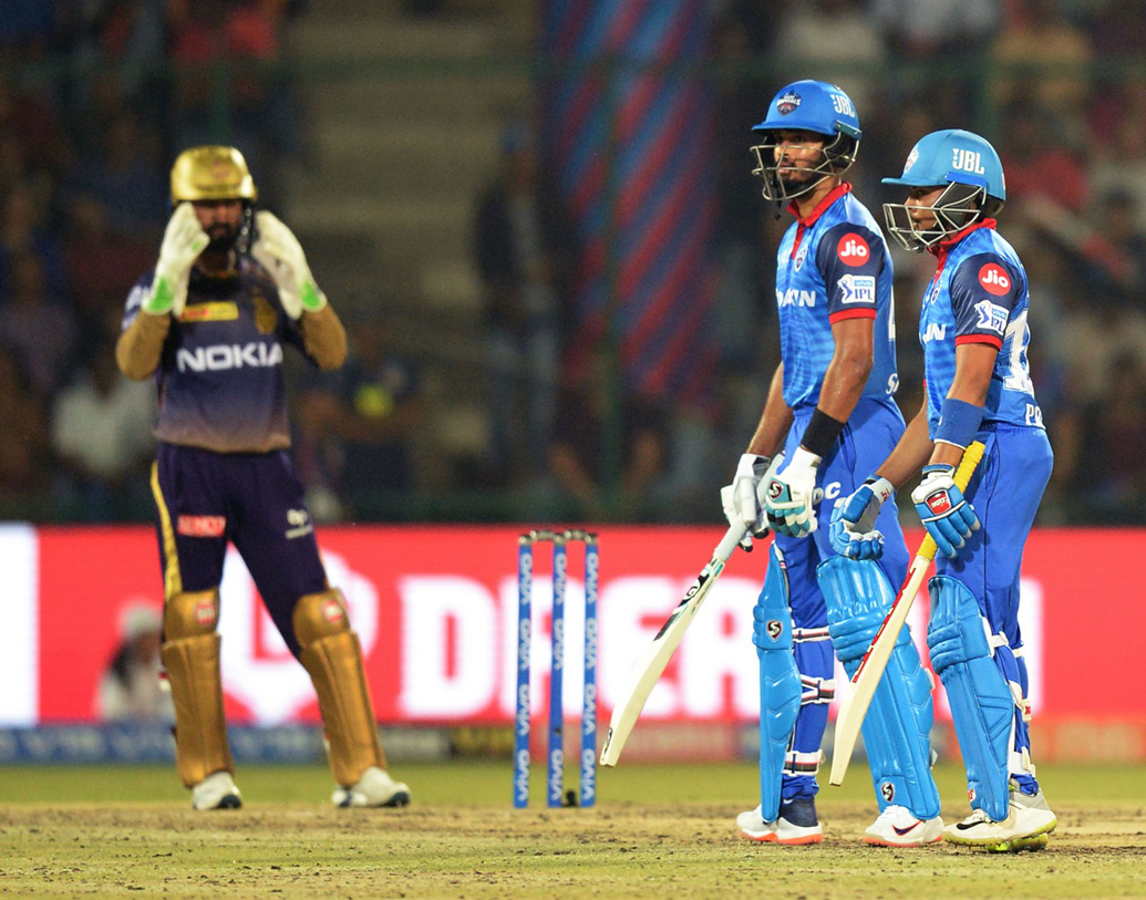 পৃথ্বী শ এবং শ্রেয়স আইয়ার, দিল্লির দুই তরুণ ক্রিকেটারের দাপুটে ও দায়িত্বশীল ব্যাটিংয়ে ভর করে এগিয়ে যায় মেন্টর দাদার দল।