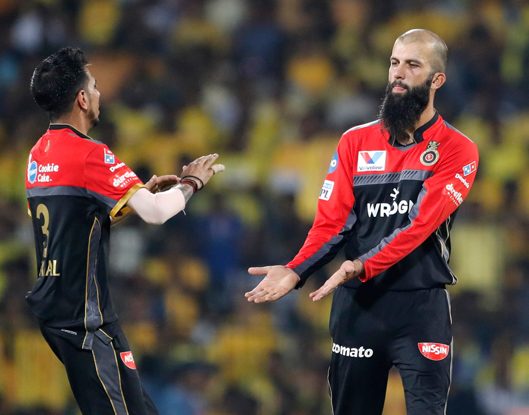 মইন আলি: বাঁহাতি অলরাউন্ডারটি দ্রুত রান তোলার ক্ষমতা রাখেন। স্পিন বোলিংয়ের হাতটাও বেশ। স্বাভাবিক ভাবেই মইনেরদিকে বিশেষ নজর থাকবে আজকের ম্যাচে।