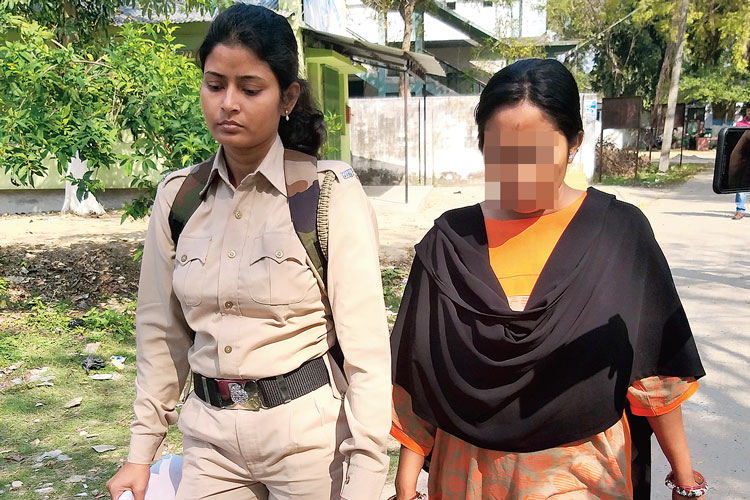 Kidnapped woman is rescued in Raghunathganj